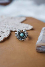 Load image into Gallery viewer, Lucky Horse Shoe Ring
