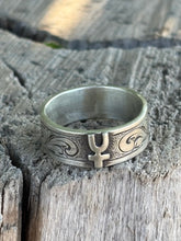 Load image into Gallery viewer, Wedding Band
