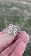 Load and play video in Gallery viewer, Scroll Cigar Band Ring
